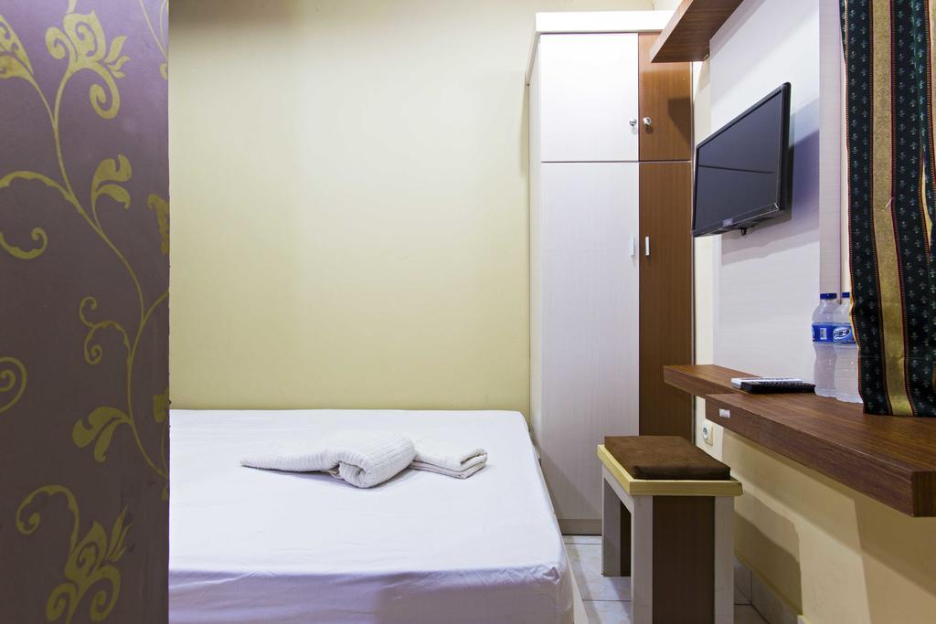 Reddoorz @ Tebet Asem Baris Hotel Jakarta Ngoại thất bức ảnh